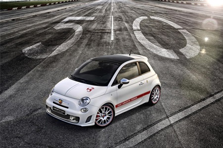 Có thể bạn chưa biết Abarth – Người khổng lồ “tí hon”. - 2 Cùng với mẫu 595 “50th Anniversary”, Abarth cũng sẽ mang tới Frankfurt mẫu 695 Maserati